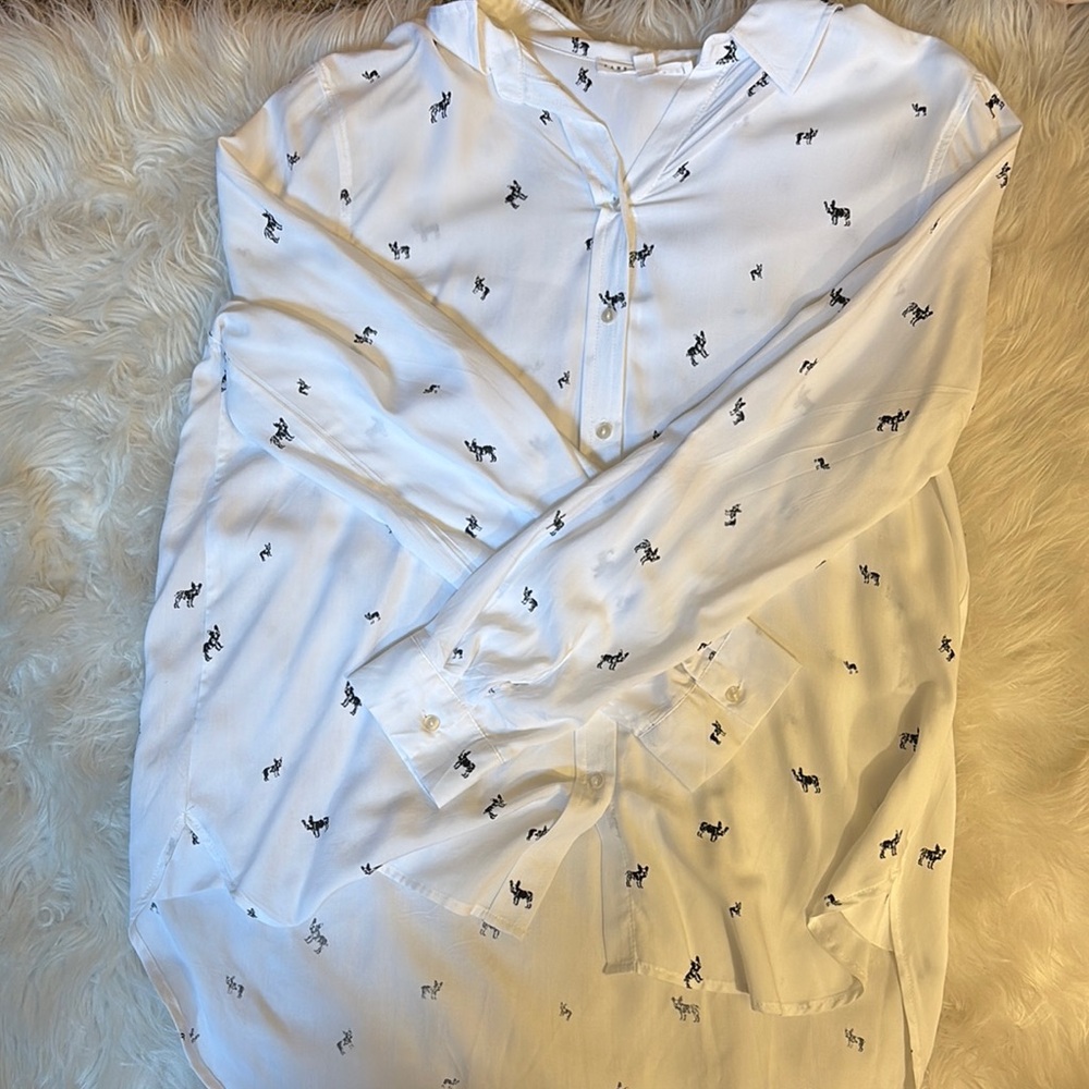 White and Black Patterned Blouse with Long Sleeves